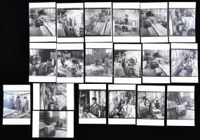 1969 Budapest, Kőbánya, Szappangyár, export termékek csomagolása, Keveházi János (?-?) képriportja, 19 db korabeli negatívról készült modern nagyítás 15x10 cm-es fotópapíron