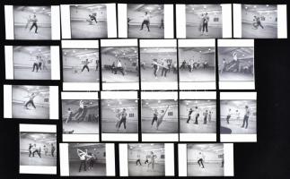 cca 1970 Budapest, Kotnyek Antal (1921-1990) képriportja egy balett próbáról, 21 db korabeli negatívról készült modern nagyítás 15x10 cm-es fotópapíron