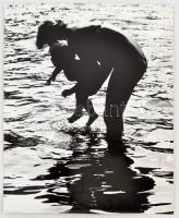 cca 1974 Kalocsai Rudolf: Tisza parton, feliratozott vintage fotóművészeti alkotás, 37x30 cm