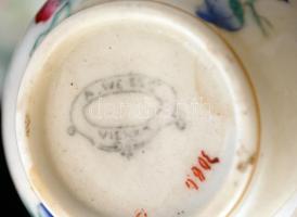 XIX. sz. második fele. Kézzel festett finom porcelán kávés csészék aljjal. 8 db csésze, 9 db alj, né...