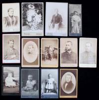 cca 1890-1920 Keményhátú fényképek, többnyire egész alakos fotók a századforduló környékéről,  különböző műtermekből, változó méretben. 10,5x6,5 és 21x12 cm között, összesen 29 db.