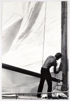 cca 1978 Magyar Alfréd: Vitorlázó (Balatonlelle) feliratozott vintage fotóművészeti alkotás, spanyol zsűrizési pecséttel, 40x27,5 cm