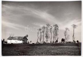 cca 1965 Dezső Pál (Kecskemét): Magyar táj, pecséttel jelzett, feliratozott vintage fotóművészeti alkotás, Ceylon-i zsűrizési pecséttel, 28x39 cm