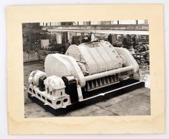 cca 1960 Műszaki fotó, kartonra kasírozva, 30x39 cm, karton 40x50 cm