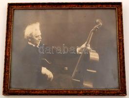 Popper Dávid (1843-1913) cseh gordonkaművész, zeneszerző fotója üvegezett keretben, 17x21cm /David Popper (1843-1913) the Czech cellist and composer Photo glazed frame 17x21cm