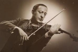 Jasha Heifetz (1901-1987) lengyel-litván származású amerikai hegedűművész fotója paszpartuban, üvege...