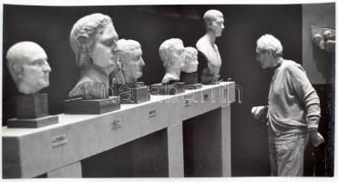 cca 1985 Magyar Alfréd: Klasszikus fejek, feliratozott vintage fotóművészeti alkotás, 20x40 cm