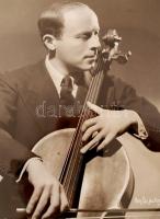 Emanuel Feuermann (1902-1942)
nemzetközi hírű csellista  Ray Lee Jackson által jelzett fotója, pasz...