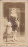 1915 Öt éves kisfiú műtermi portréja Strelisky budapesti műterméből, 19x11 cm