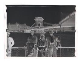 Különböző, régi, budapesti negatívok: Vár, Lánchíd, szobrok, stb., 26db, cca 6x5cm