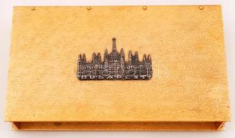 Retró fém zenélő doboz, rajta Budapest emblémával, a Parlament tetején csillaggal, 14,5x25x5 cm