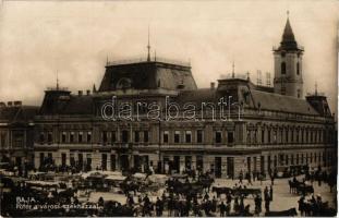 Baja, Városháza, piac, Deutsch Béla és Társa, Blumberger Ármin és Fischer Béla üzletei