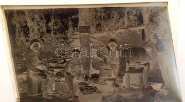 1914-1918 Katonai témájú negatívok, 13 db feliratozott negatív, 10x15 cm