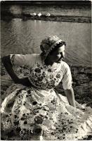 8 db MODERN, fekete-fehér, motívum képeslap, kalocsai népviselet, folklór, vegyes minőség / 8 modern...