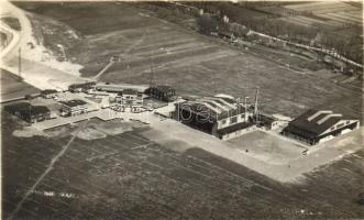 7 db RÉGI fekete-fehér képeslap és 3 db kisméretű fotó, néhány lap az erdélyi bevonulásról és 2 db a...