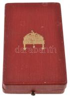 1939-1945. "Magyar Koronás Bronzérem hadiszalagon" peremen jelzett aranyozott Br kitünteté...