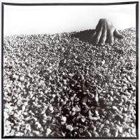 cca 1985 Molnár Csikós Virág: Kéz, 3 db jelzés nélküli vintage fotó, 27x27 cm