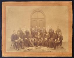 cca 1890 Klösz György (1844-1913) nagyméretű jelzett vintage felvétele, a csoport azonosítása kutatásra érdemes, 35x47 cm, karton 42x52 cm