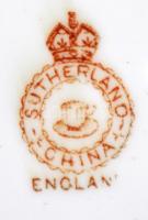 Southerland  virág mintás tányér, kézzel festett, kopott, jelzett, d:23,5 cm