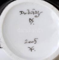 Dobány Sándor teáskészlet: csésze (m: 8 cm), kis kiöntő (m: 5,5 cm), cukortartó (m: 4 cm), kínáló tá...