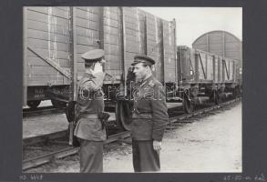 cca 1945-1956 3 db kartonra kasírozott fotó: Budapest 1956 után, katonák a pályaudvaron, gépkocsi-el...