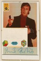 Rubik Ernő (1944- )  játéktervező aláírása papírlapon, üvegkeretben