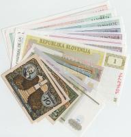 18db vegyes külföldi bankjegy, szükségpénz, közte Argentína, Szovjetunió, Olaszország T:I,I- 18pcs of mixed banknotes, emergency notes, with Argentina, Soviet Union, Italy C:UNC,AU