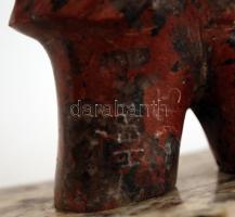 Héra József (1976- ): Integető. Gránit, jelzett, talapzaton,  m:27 cm