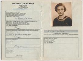 1940 Igazolvány Dunagőzhajózási alkalmazottak részére, arcképes. Szép állapotban, pp.:16, 16x11cm