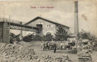 Budapest III. Óbuda, Újlaki téglagyár, munkások szekérre pakolják a téglát (EB)