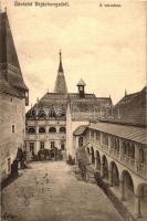 Vajdahunyad, Hunedoara; Várudvar / castle courtyard (vágott / cut)