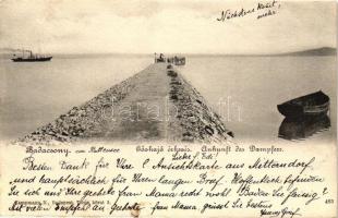 Badacsony, kikötő, gőzhajó érkezése (EB)