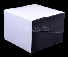 Doxa karóratartó doboz, újszerű állapotban, karton védőtokkal, 14×14×10 cm