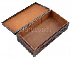 Ónkeretes, virágmotívumokkal díszített fa doboz, a teteje lejár, 18x9x5,5 cm