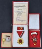 1970. "Felszabadulási Jubileumi Emlékérem" aranyozott, zománcozott Br kitüntetés mellszalagon eredeti tokban, igazolvánnyal + ~1970-1980. "15. Véradásért" fém kitüntető jelvény tokban + "Véradásért" műgyantás fém jelvény + "Kiváló Munkáért" zománcozott fém jelvény miniatűrrel, eredeti tokban T:1-2