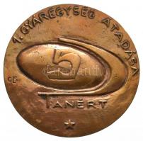 Cséri Lajos (1928-) 1974. "Debrecen 1974 / 1. Gyáregység átadása" Br plakett eredeti tokba...