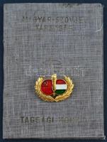 1952. Magyar-Szovjet Társaság tagsági könyve és aranyozott, zománcozott jelvénye (28x20mm) T:2