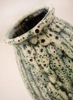 Gádor István (1891-1984): Asztali váza, csurgatott mázas kerámia, jelzett, kis sérüléssel, mázhibáva...