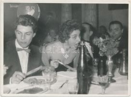 Orosz Adél (1938-) táncművész, balettpedagógus, balettigazgató és Róna Viktor (1936-1994)  táncművész, koreográfus, balettigazgató fotója, 18x13cm