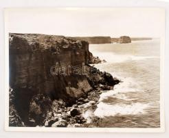 cca 1930 Ausztrália 23 db nagyméretű, feliratozott fotó az országról, benne tájképek és mozgalmas vá...