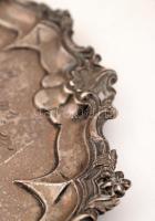 1884 Ezüst (Ag.) esküvői tálca, mesterjeggyel (Josef G. Klinkosch), jelzett (Bécs), nettó:1500 g, d:...