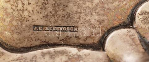 1884 Ezüst (Ag.) esküvői tálca, mesterjeggyel (Josef G. Klinkosch), jelzett (Bécs), nettó:1500 g, d:...