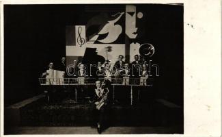 1930 Temesvár, Timisoara; Revü a színházban, zenészek, készítette Foto Mierzinsky / Revue in the theater, musicians, photo