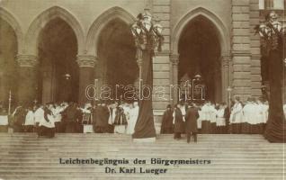 1910 Leichenbegängnis des Bürgermeisters Dr. Karl Lueger, Bürgermeister der k. k. Residenstadt Wien. Postkarten-Verlag Bediene sich selbst B.K.W.I. / Luegers funeral (EK)
