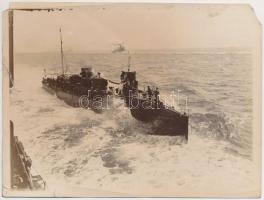 cca 1910 Az Alligator k.u.k. torpedónaszád a tengeren, 9×12 cm
