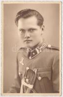 1943 Székelyudvarhely, repülőstiszt fotója, hátulján feliratozva, 13,5×8,5 cm