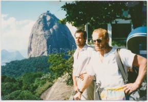 Fa Nándor (1953-) hajótervező és -építő, óceáni szólóvitorlázó,  fotó Dél-Amerikában, verzón feliratozva, 9x13cm