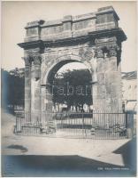 cca 1910 Pola, Porta aurea, Alois Beer (1840-1916) cs. és kir. udvari tengerészeti fotográfus felvétele (2188. sz.), szárazpecséttel jelzett, 27×21 cm
