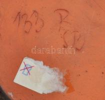 Népi mintás kerámia tál, alján kis hibával, jelzett, d: 26 cm