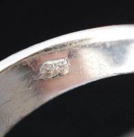 Női ezüst(Ag) gyűrű apró kövekkel, jelzett, méret: 50,  br: 4,5 g